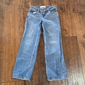 Woman’s low rise baggy Hollister jeans
